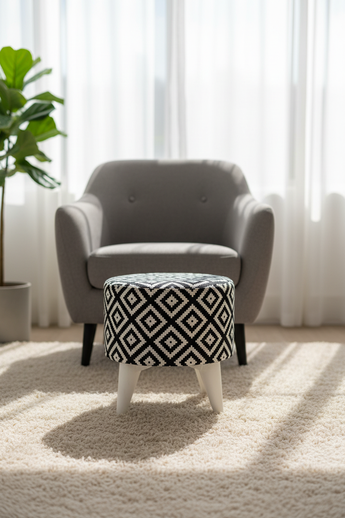 Nova Round Pouf